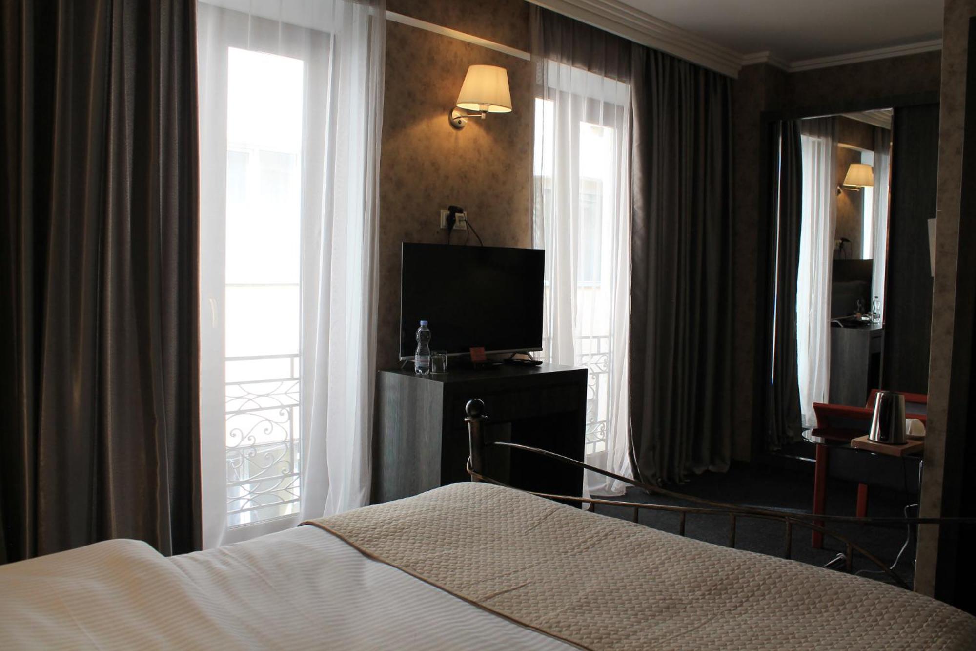 Redline Hotel Tbilisi Exterior photo